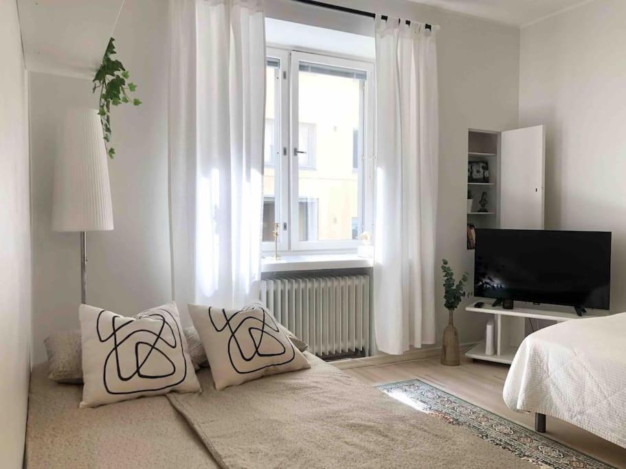 Modern And Bright Studio With Top Location ヘルシンキ エクステリア 写真